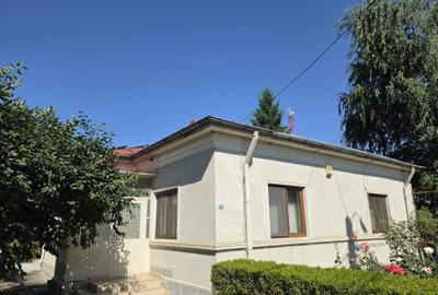Casă cu 4 camere cu Teren 540 Mp în Central - 1
