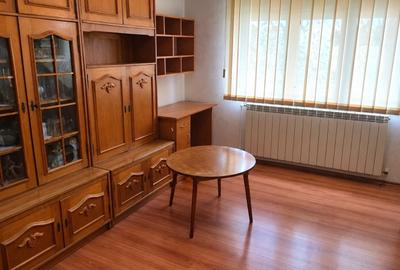 Apartament cu 3 camere decomandat în I. C. Frimu
