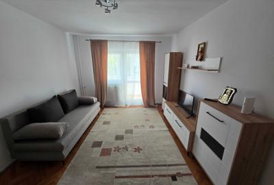 Apartament cu 3 camere semidecomandat în Olimpia-Stadion