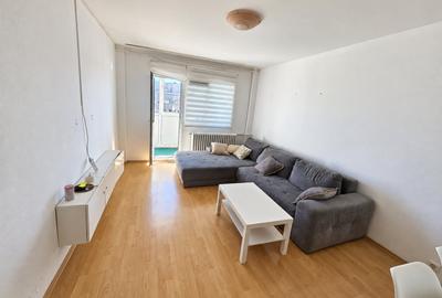 Apartament cu 3 camere semidecomandat în Baba Novac