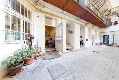 Apartament cu 3 camere decomandat în Centrul Istoric