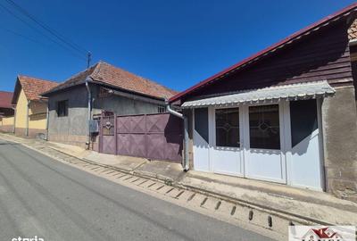 Casă cu 3 camere în Cricău