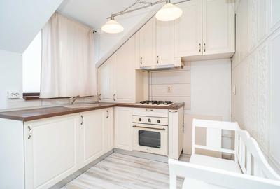 Apartament cu 3 camere, mobilat în Bucium