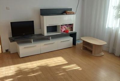 Apartament cu 2 camere semidecomandat în Berceni