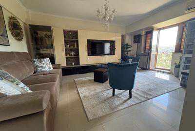 Apartament cu 3 camere decomandat, mobilat în Unirii