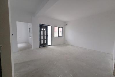 Casă individuală cu 4 camere cu Teren 200 Mp în Est - 1