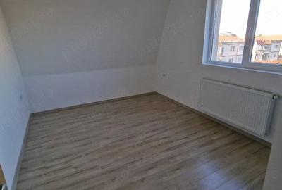 Apartament cu 3 camere decomandat în Aradului - 2