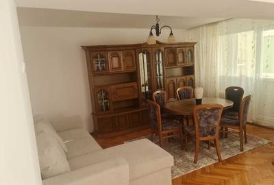 Apartament cu 3 camere decomandat în Decebal