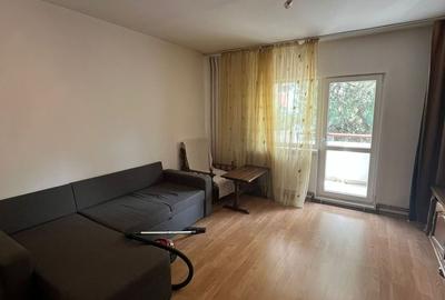 Garsonieră decomandată în Plopilor