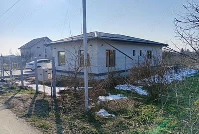 Casă cu Teren 517 Mp în Mogoșești - 2