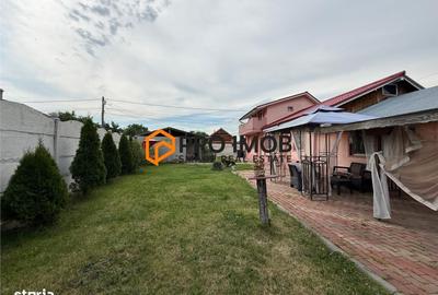 Casă cu 4 camere decomandat în Mărăcineni