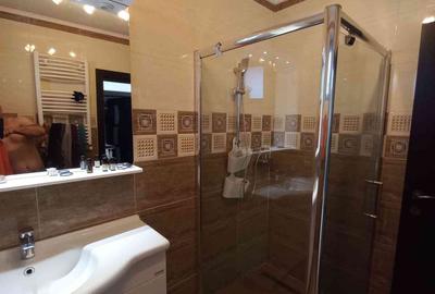 Casă cu 4 camere cu Teren 264 Mp în Central