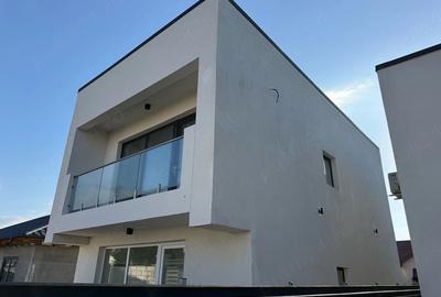 Casă cu 4 camere cu Teren 210 Mp în Central