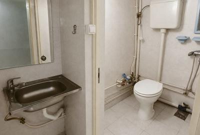 Spațiu comercial, de 85 mp, în Central - 3
