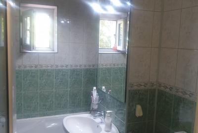 Apartament cu 3 camere decomandat în Poarta 6 - 10