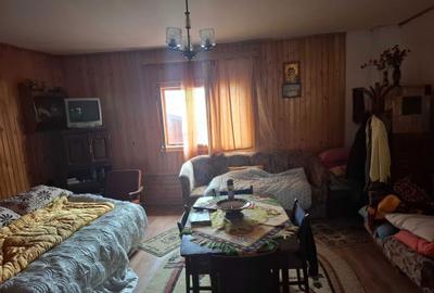 Casă cu 4 camere decomandat în Central - 4