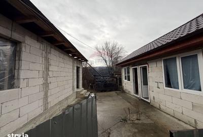 Casă cu 4 camere cu Teren 446 Mp în Răcoasa - 5