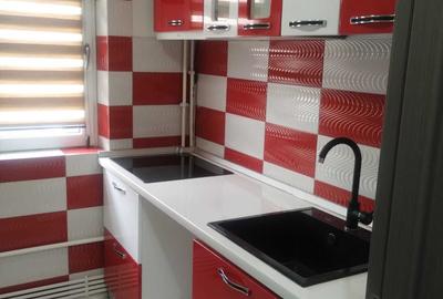 Apartament cu 3 camere decomandat în Crâng