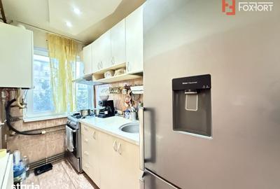Apartament cu 4 camere semidecomandat, mobilat în Circumvalațiunii - 12