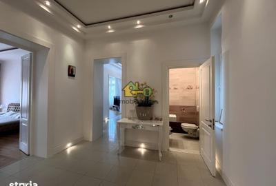 Apartament cu 3 camere semidecomandat în Elisabetin