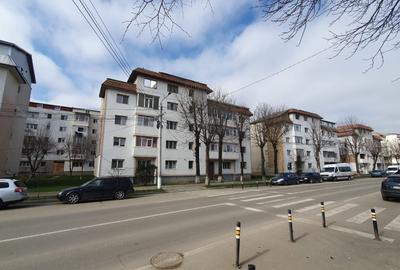 Apartament cu 4 camere semidecomandat în Central