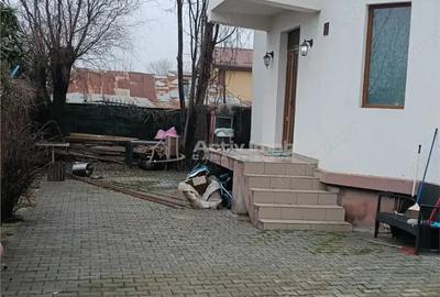 Casă cu 4 camere cu Teren 400 Mp în Central - 3