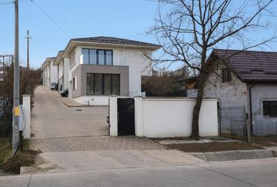 Casă cu 4 camere în Bucium