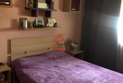 Apartament cu 3 camere semidecomandat, mobilat în Alexandru cel Bun - 1