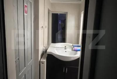 Spațiu comercial, de 150 mp, în Central - 3