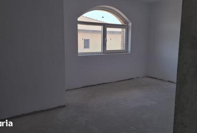 Casă cu 4 camere cu Teren 450 Mp în Apahida