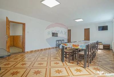 Casă cu 10 camere cu Teren 1137 Mp în Moieciu