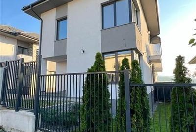 Duplex cu 5 camere cu Canalizare în Borhanci - 1