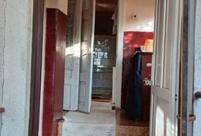 Casă cu 2 camere semidecomandat în Gruia