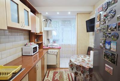 Apartament cu 3 camere semidecomandat în Țiglina 3