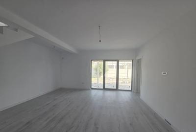 Casă cu 5 camere cu Teren 410 Mp în Domnești