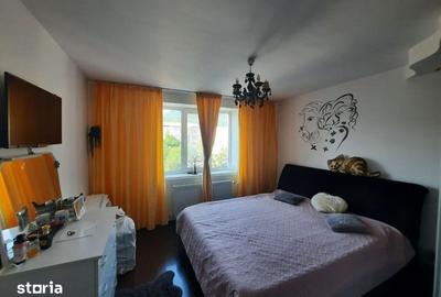 Apartament cu 3 camere în Mărăței