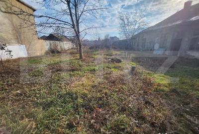 Casă cu 3 camere cu Canalizare în Central - 1