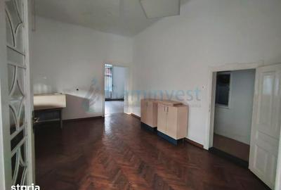 Apartament cu 5 camere în Ultracentral