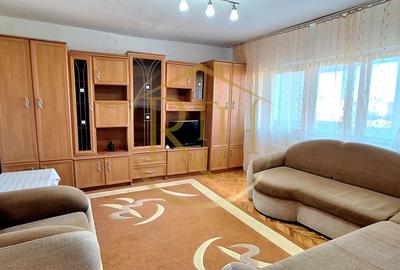 Apartament cu 3 camere decomandat, mobilat în Girocului