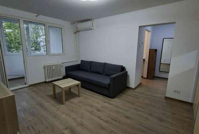 Apartament cu 2 camere semidecomandat în Berceni