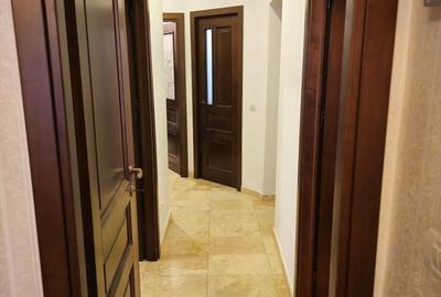 Casă individuală cu 5 camere cu Teren 217 Mp în P-ța Unirii - 11