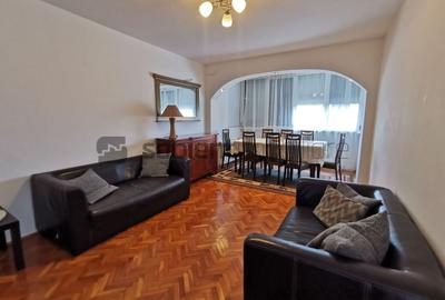Apartament cu 4 camere decomandat în Decebal