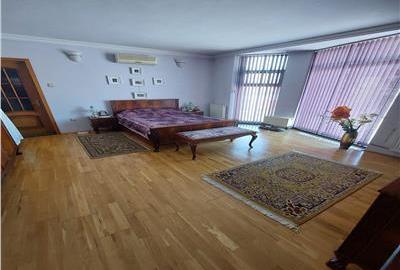 Casă individuală cu 4 camere cu Canalizare în Central - 9