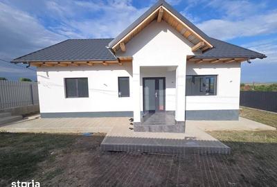 Casă cu 3 camere cu Teren 90 Mp în Tulucești