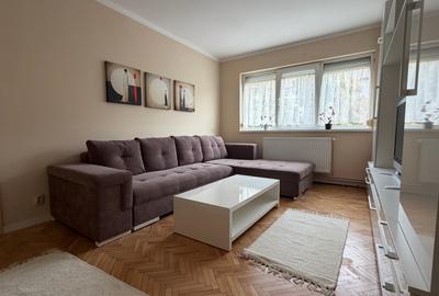 Apartament cu 3 camere semidecomandat în Olimpia-Stadion
