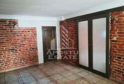 Spațiu comercial, de 49 mp, în Central