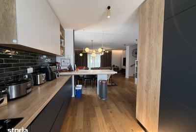 Casă cu 5 camere cu Teren 220 Mp în Central - 2