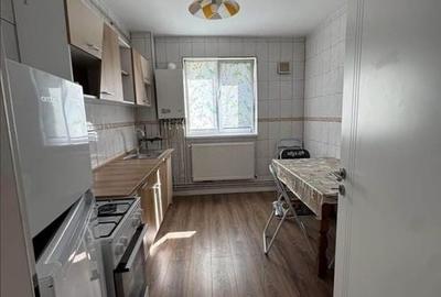 Apartament cu 3 camere în Cetate