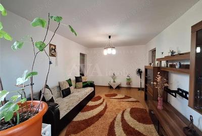 Apartament cu 2 camere semidecomandat, mobilat în Sud