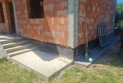 Casă cu 4 camere în Pătrăuți